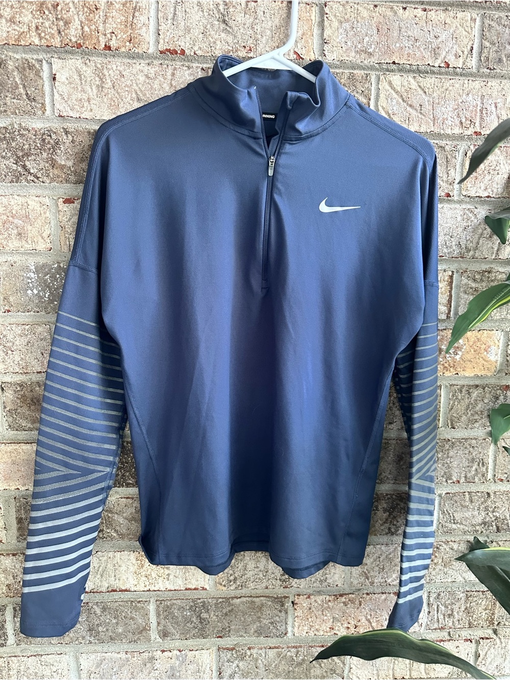 Nike Dri-fit running training Quarter-Zip Pullover with Striped Sleeves men’s